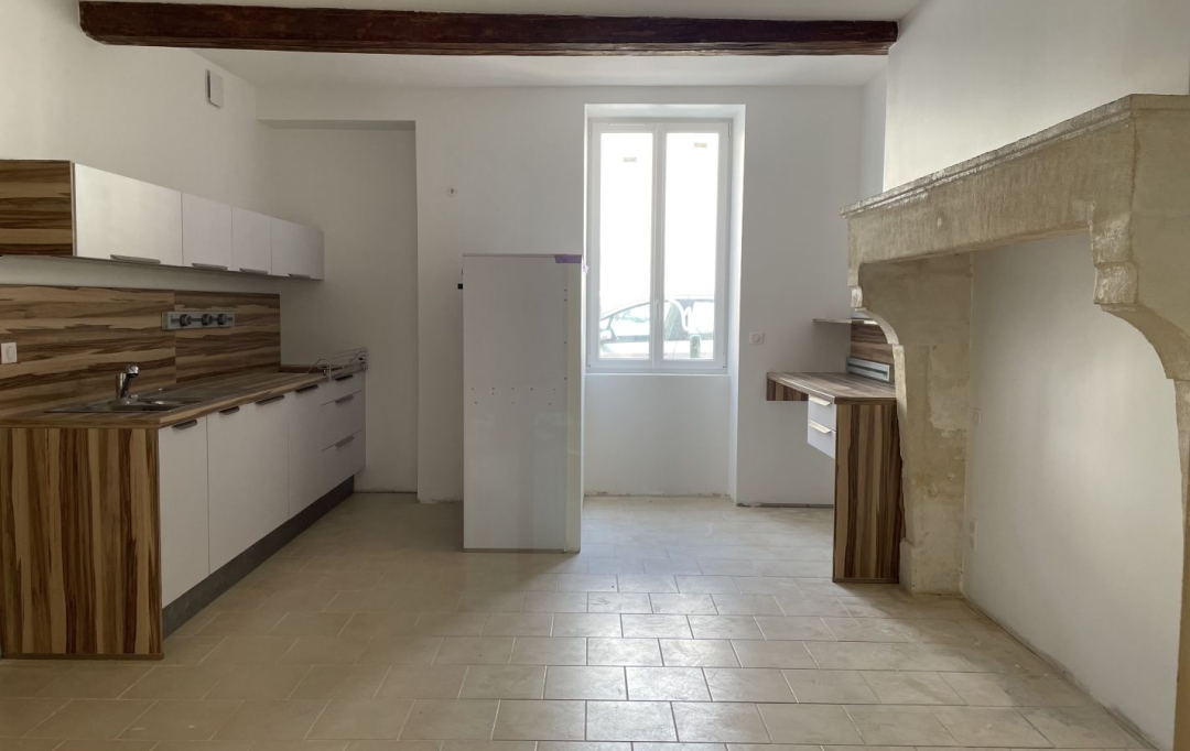 Annonces PONT DU GARD : Immeuble | UZES (30700) | 350 m2 | 735 000 € 