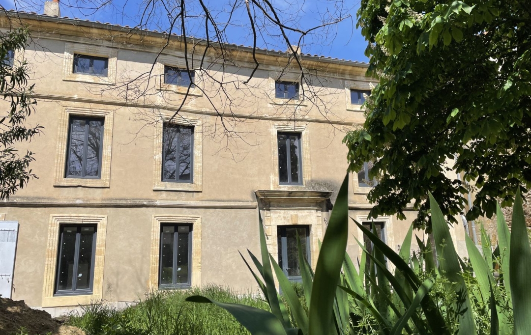 Annonces PONT DU GARD : Immeuble | UZES (30700) | 350 m2 | 735 000 € 